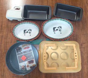 Lot Of Bakeware Loaf Pans Cupcake Pan With Carrying Case Cheesecake Pan