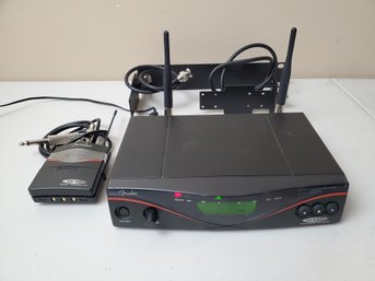 Fender FW-G2020 Wireless Receiver Transmitter System