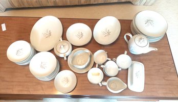 KAYSONS Fine China Golden Rhapsody Set