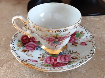 Saji Fancy China Made In Japan Tea Cup And Saucer Roses