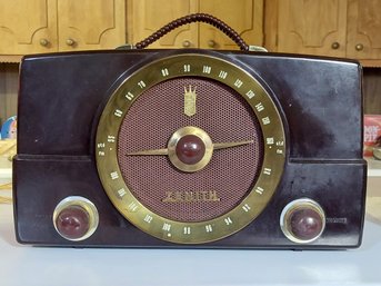 Vintage Zenith Model H725 (or K725) Tabletop Tube Radio Dark Brown Bakelite