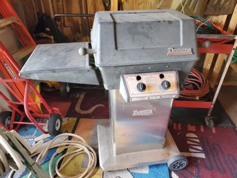 Ducane Grill With Propane Tank All Metal