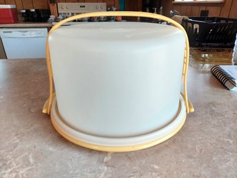 Tupperware Cake Carrier