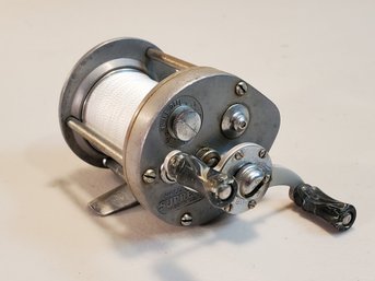 Vintage Pflueger Supreme No. 2542 Baitcasting Fishing Reel  Made In USA