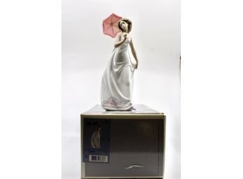LLADRO No. 7636 'Afternoon Promenade' - Woman W/ Parasol - NO CRACKS - RETIRED - BOX INCLUDED!! Item #297 LR