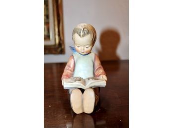 HUMMEL 74A Boy Reading - GOOD CONDITION!! Item #220 LR