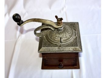 ANTIQUE COFFEE GRINDER!! Item#05 RM2