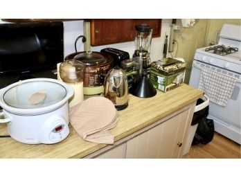 MIXED KITCHEN APPLIANCES LOT - Rabbit Corkscrew, Crock Smart Pot, Blender, Gravy Warmer & MORE! Item#137 KITC