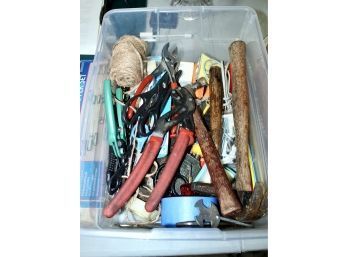 MIXED LOT OF TOOLS WITH PLASTIC BIN! Item#84 LVRM