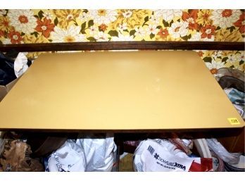 VINTAGE PEDESTAL DINING TABLE - VERY RETRO!! Item#128 KITC