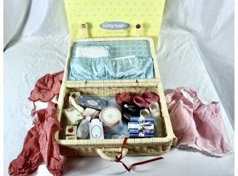 BITTY BABY WICKER SUITCASE - CLOTHES - SHOES - BOOKLETS!! Item#79 LVRM