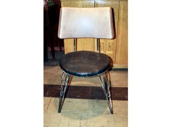 VINTAGE CHAIR - VERY RETRO!! Item#39 BSMT
