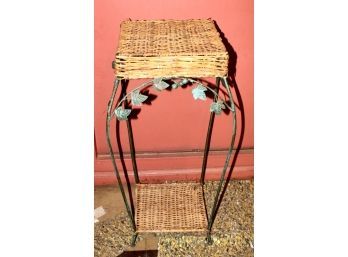 VINTAGE PLANT STAND - WICKER - METAL!! Item#58 BSMT