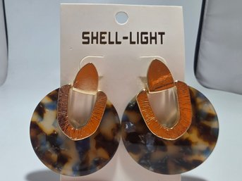 Ortoiseshell Resin Disc Gold-tone Metal Earrings
