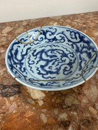Antique Chinese 17th Century Porcelain Ming/Transitional Dragons Plate Marked