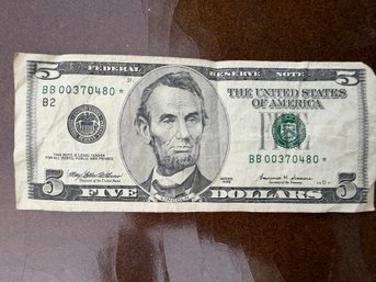 RARE Circulated Series 1999 U.S. Five-dollar Federal Reserve Star Note