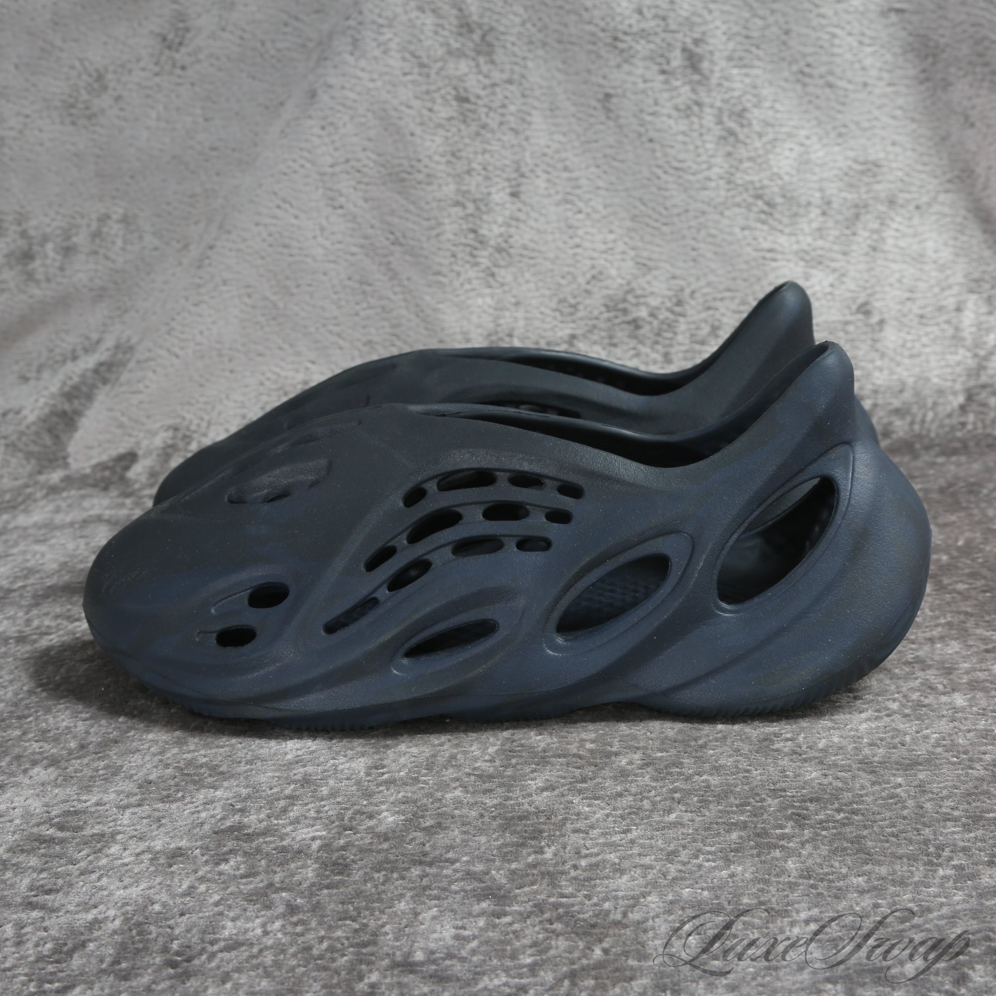 kanye west shoes foam runner