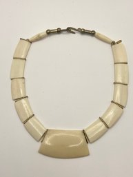 Vintage Necklace 'ivory' Looking. Beautiful