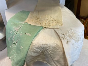 4 Vintage Fingertip Towels