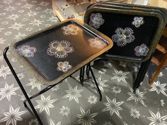 Vintage Cal Dak Metal Tv Trays (Set Of 4) In Beautiful Condition.