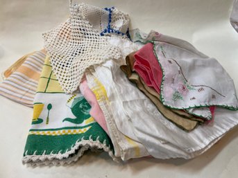Lot Of Vintage Linens