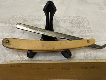 Vintage Folding Straight Razor