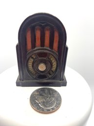 Antique Plastic Pencil Sharpener-  Old Fashioned Radio - Knob Works .adorable