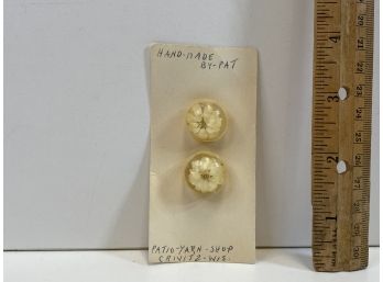 Vintage Handmade 'resin' Flower Buttons