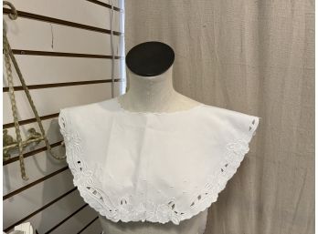 Vintage Collar With Floral Detailing