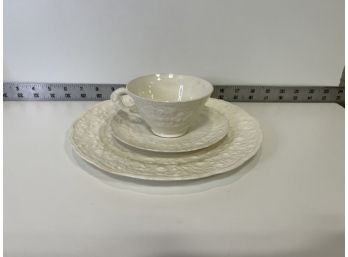 Pope-gosser China Set: 4 Dinner Plates, 5 Saucers, 4 Teacups