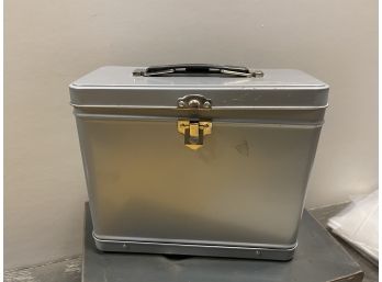 Metal File With Paper Tabs & Page Protectors: 5.75x7.25in