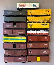 HO Scale 17 Box Cars