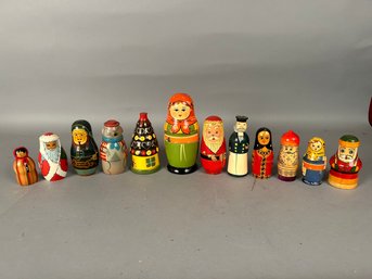 12 Russian Nesting Dolls