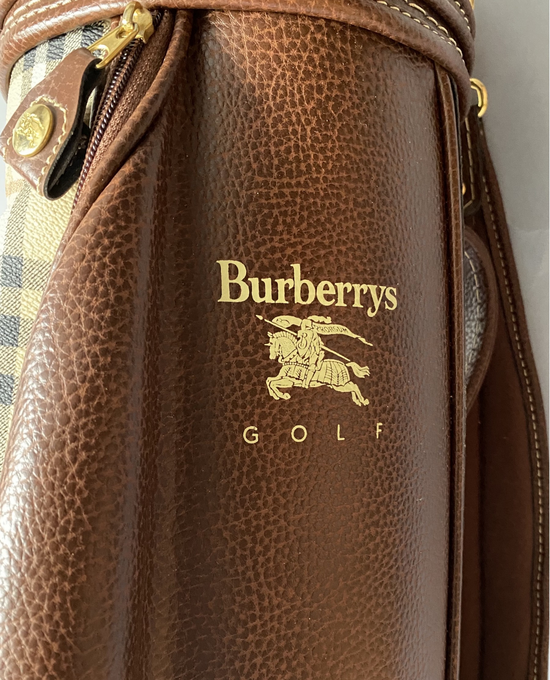 Burberry Golf Bag #1066 | Auctionninja.com