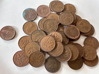 44 (Forty Four) Canadian Pennies Including A Canadian 1867-1967 Coin - 56