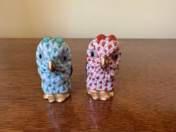 Two Herend Miniature Owls - Rust Fishnet And Green Fishnet