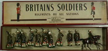 285- W Britain- Regiments Of All Nations - Cameron Highlanders - NM