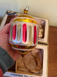 4 Vintage West Germany Large Ornaments In Golds And Pinks -p10