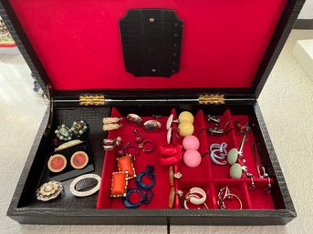 Complete Jewelry Box With Clip Ons And 2 Pins-K95