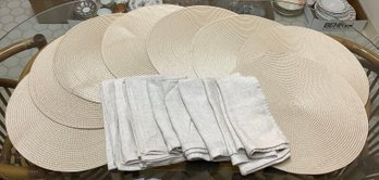 8 Neutral Place Mats And Napkins - K