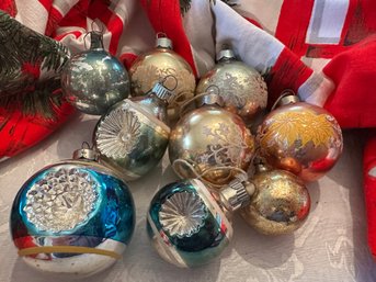 9 Vintage Ornaments: Blue Mercury Glass And Gold Glass Balls With Holidays Designs - 16