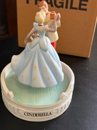 Disney Musical Memories Limited Ed Collectable Cinderella # 8285/19750 New In Box - CL1 - 8