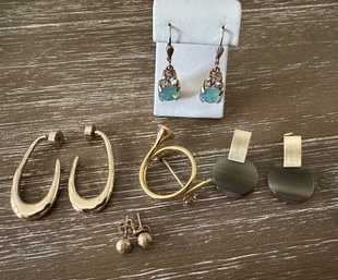 4 Pairs Of Costume Earrings (1 Banana Republic) With Gold Tone French Horn Pin - 4