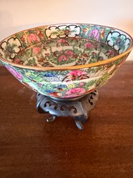 Hand Panted Art No 4 Of 679 Rose Medallion Porcelain Ware Bowl With Stand - 4