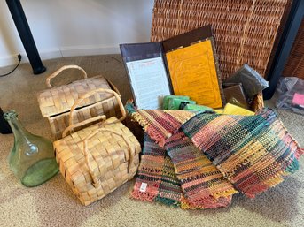 Picnic Lot - 3 Baskets, 4 Place Mats, Napkins And An Antique Menu -29
