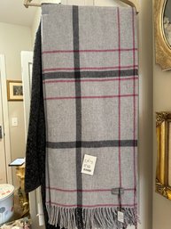 New Made In Italy Gray & Pink Wide Wrap / Scarf - 2F5