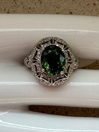 Stunning 14k White Gold And Emerald Gemstone Circular Ring - 3