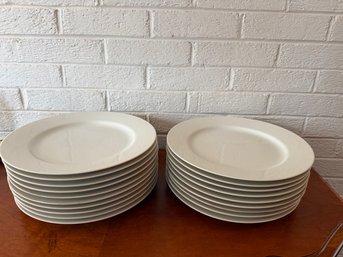 19 Crate And Barrel 11 Inch White Dinner Plates - #144