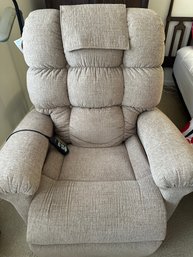Ultra Comfort America Newer Electric Lift Recliner Looks Brand New- F17