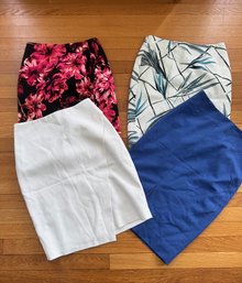 White House/Black Market Skirt Lot Pre-owned Size 0